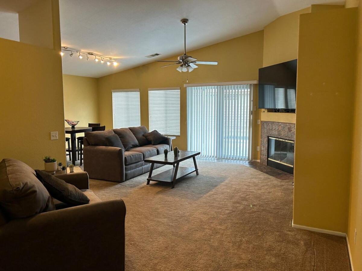 Walking Distance To Stagecoach Villa Indio Exterior photo